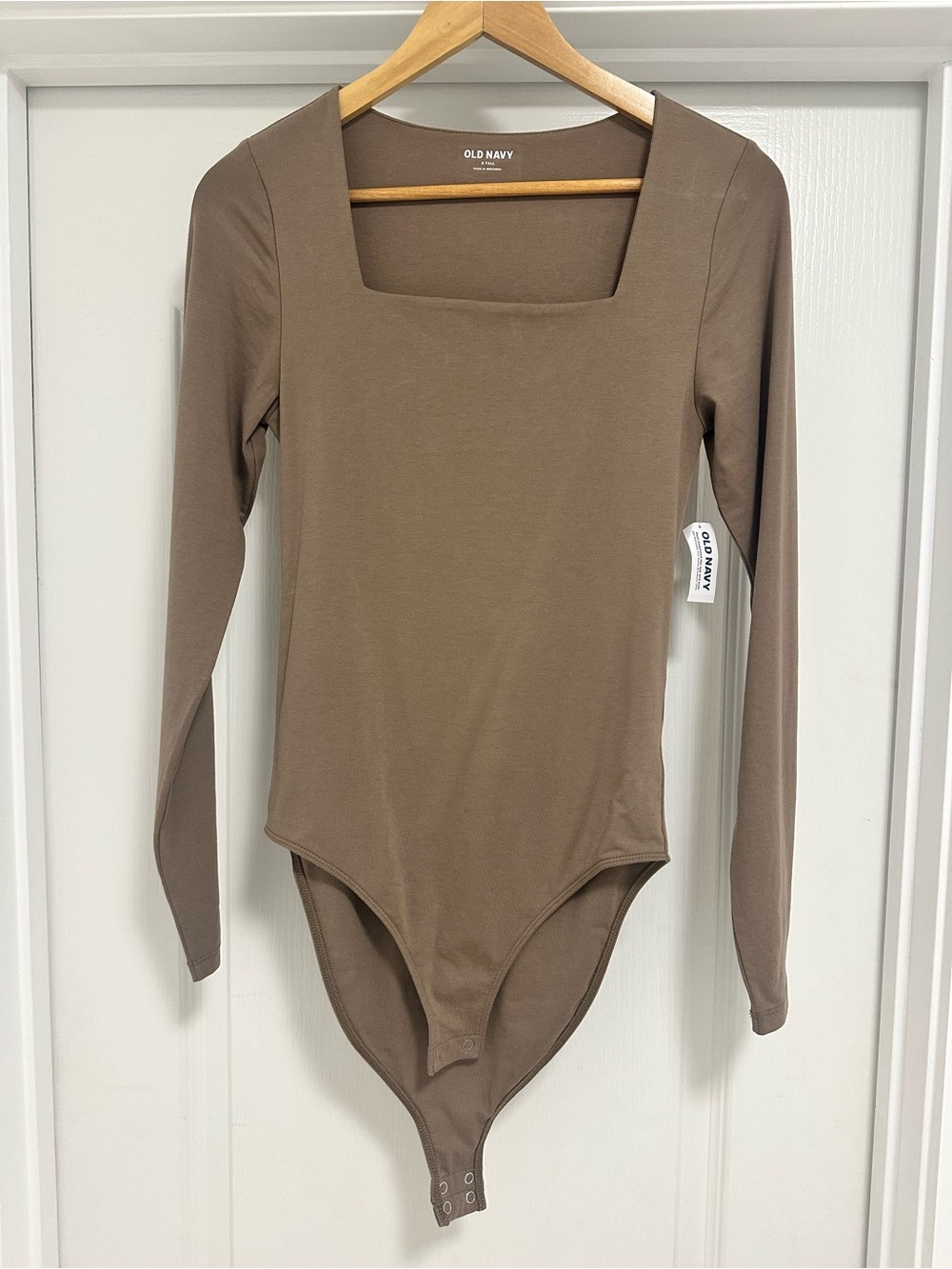 NWT Old Navy Taupe Long-Sleeve Square Neck One-Piece Bodysuit size Small Tall